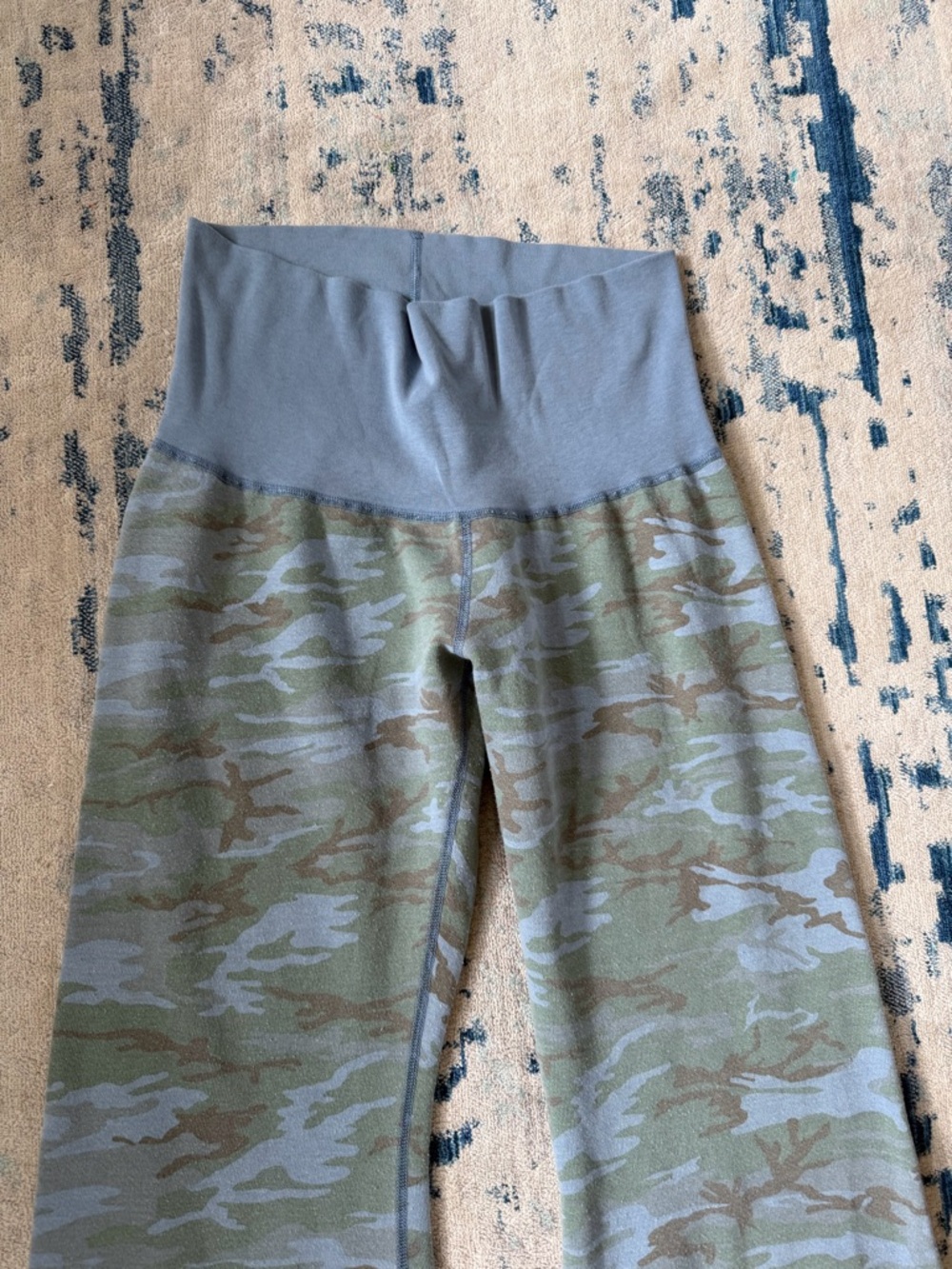Vintage Rich Pink Girl Camo Joggers Medium - Picture 2 of 6